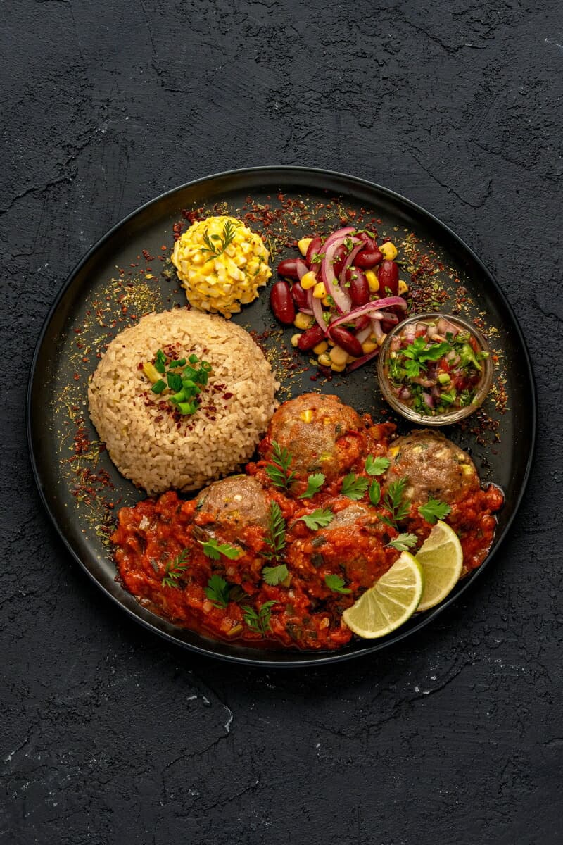 世界を旅するワンプレートごはん(【早期購入者限定】未収録レシピ PDFデータ配信) 29か国、150のレシピでめぐる世界の家庭料理とスープ  （旅のごはんBOOK）